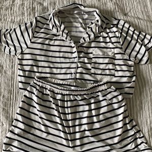 Boutique lounge set size small